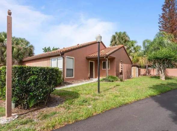 652 SAINT JOHNS COURT #652 Winter Park, FL 32792