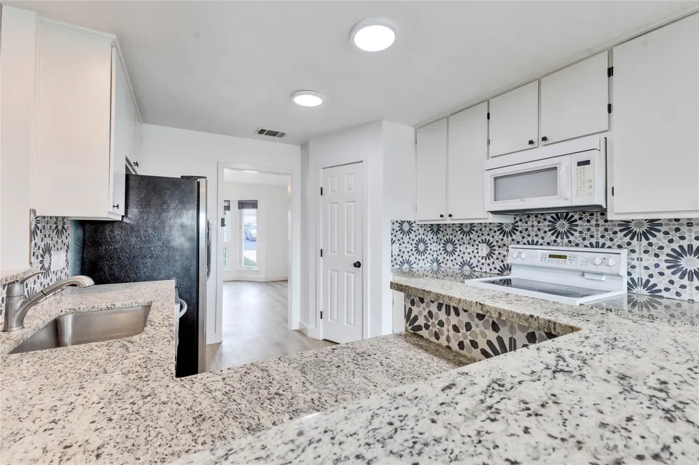 451 County Road 276 Road Leander, TX 78641