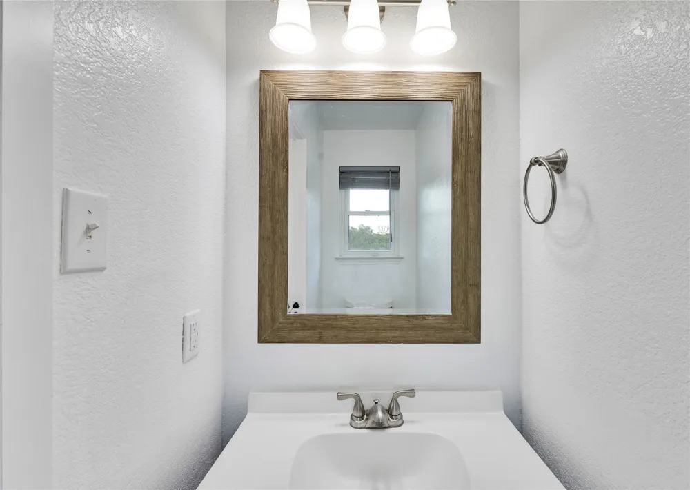 451 County Road 276 Road Leander, TX 78641