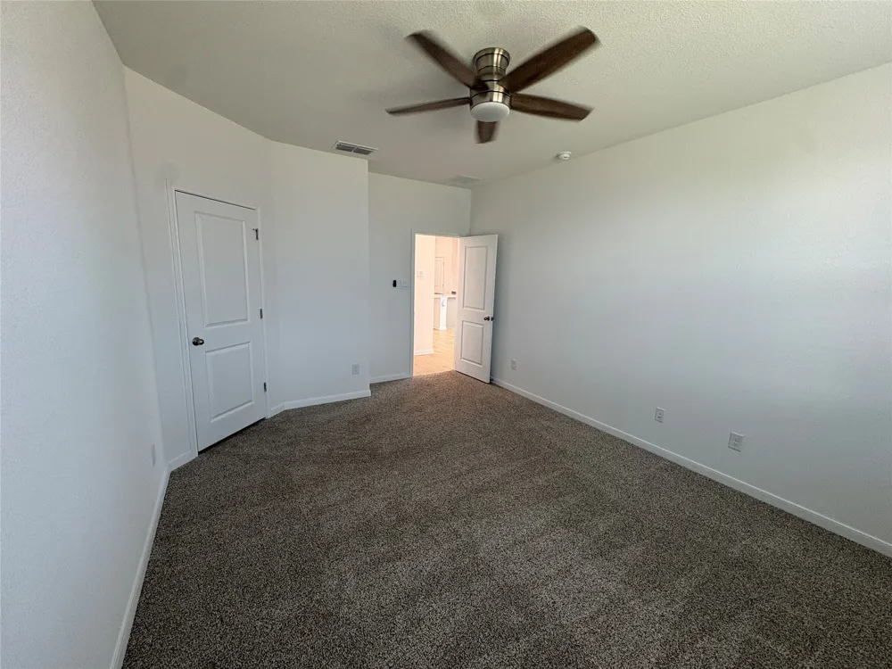 140 Saddle Cove Kyle, TX 78640