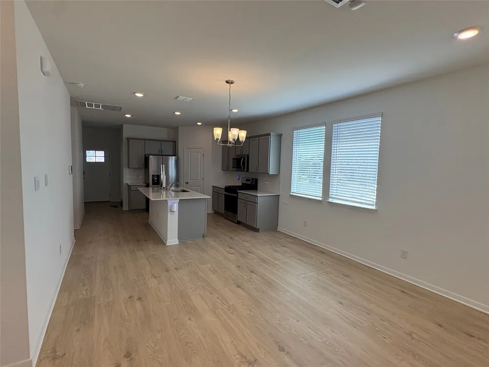 140 Saddle Cove Kyle, TX 78640