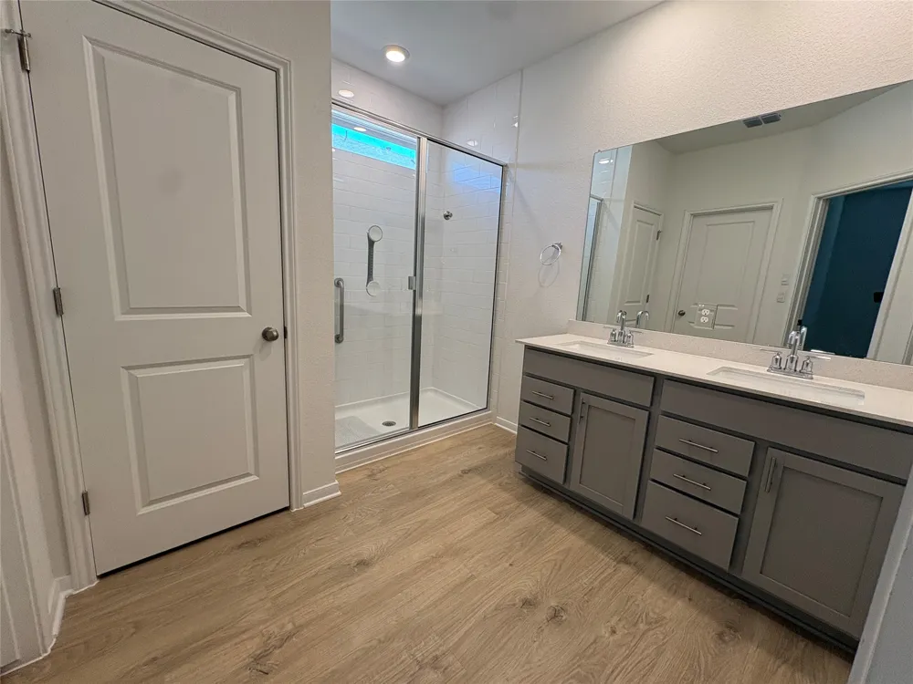 140 Saddle Cove Kyle, TX 78640
