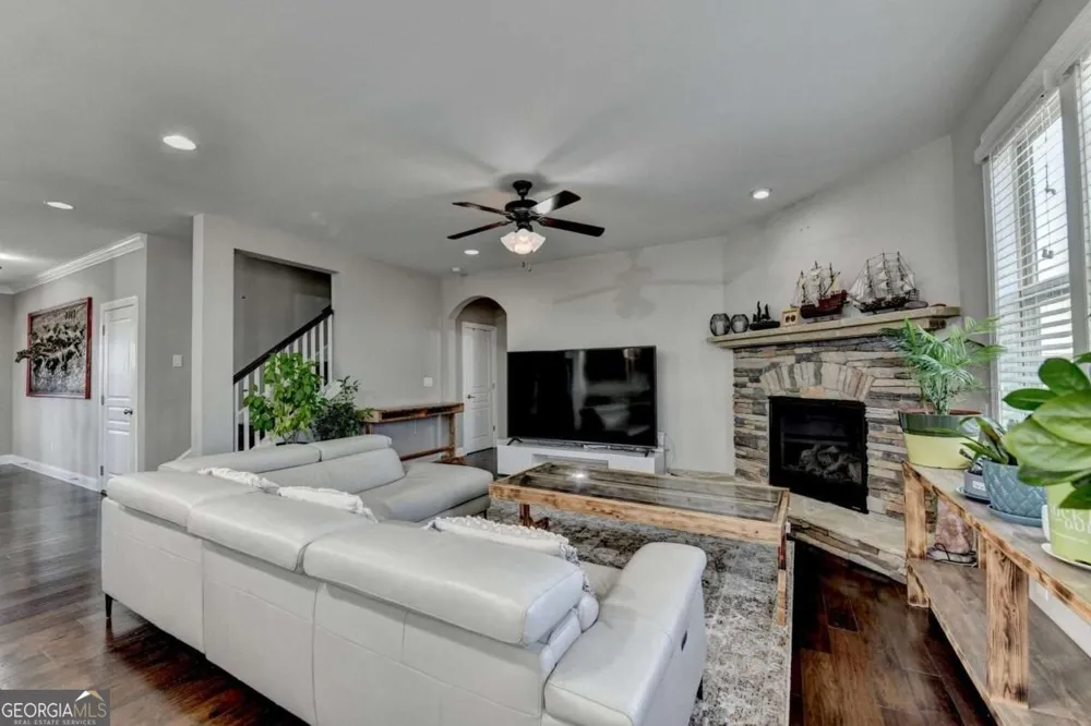 4111 Woodward Walk LN Suwanee, GA 30024