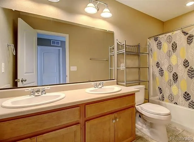 2127 S Ceylon Court Aurora, CO 80013
