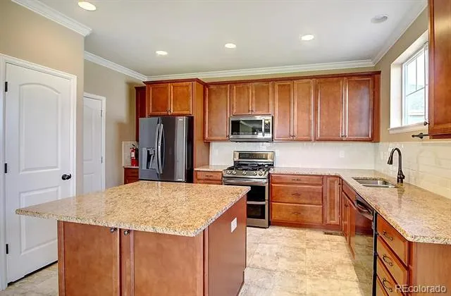 2127 S Ceylon Court Aurora, CO 80013