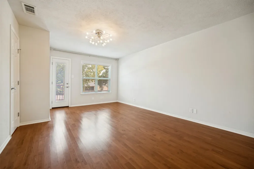 524 Josephine Street Dallas, TX 75246