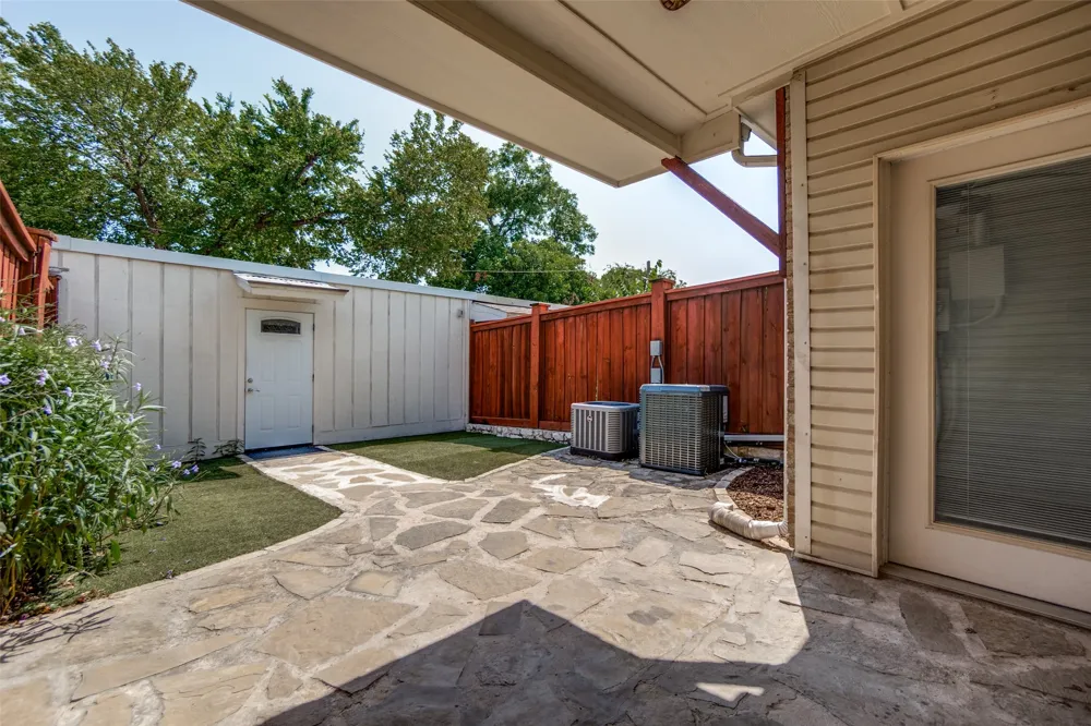 524 Josephine Street Dallas, TX 75246