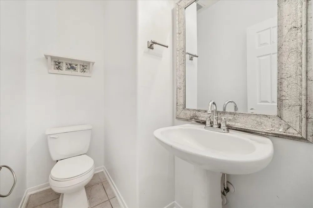 2434 Chuckberry Houston, TX 77080