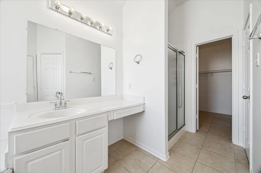 2434 Chuckberry Houston, TX 77080