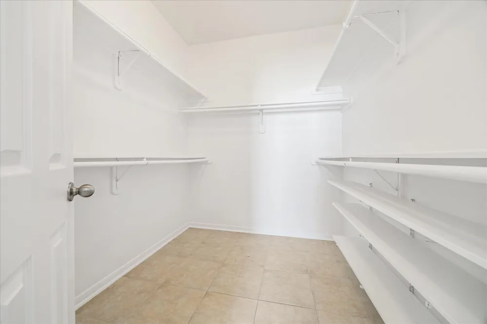 2434 Chuckberry Houston, TX 77080