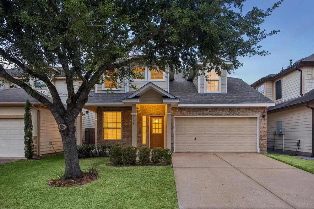 2434 Chuckberry Houston, TX 77080