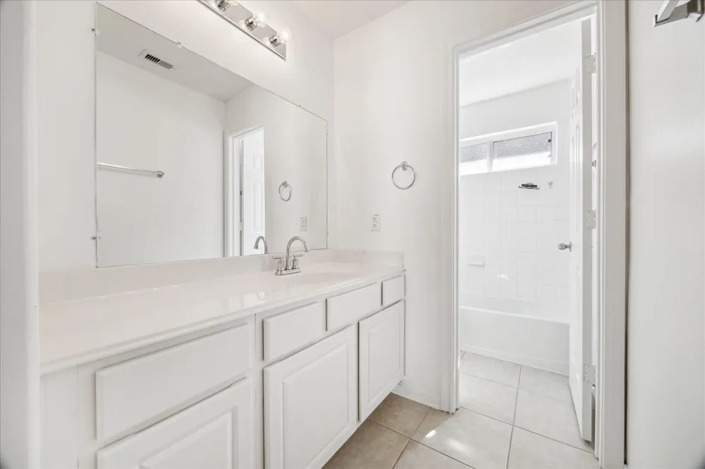 2434 Chuckberry Houston, TX 77080