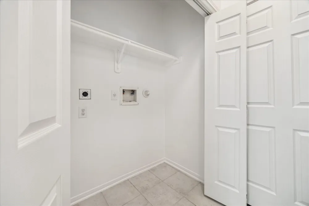 2434 Chuckberry Houston, TX 77080