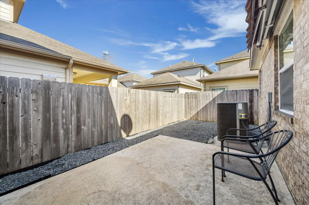2434 Chuckberry Houston, TX 77080