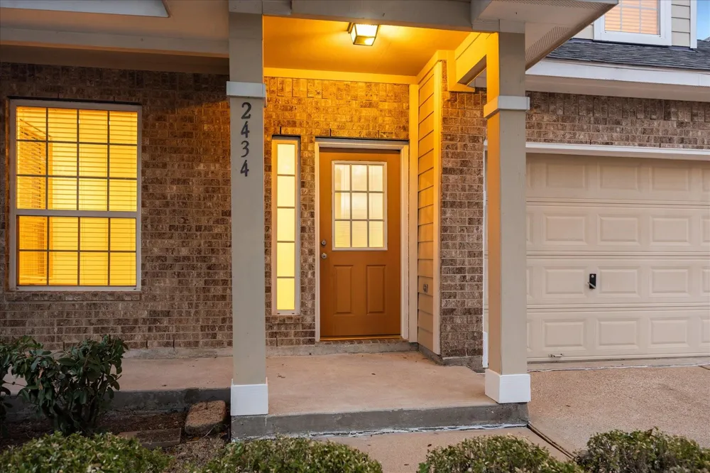 2434 Chuckberry Houston, TX 77080