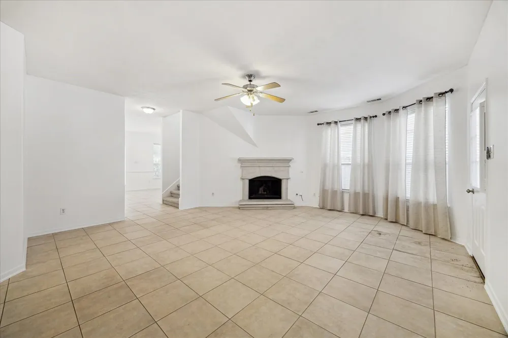 2434 Chuckberry Houston, TX 77080