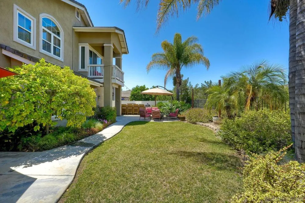 2267 Orchard View Lane Escondido, CA 92027