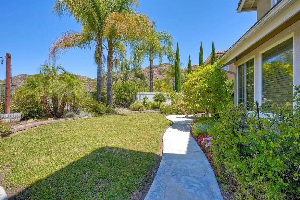 2267 Orchard View Lane Escondido, CA 92027