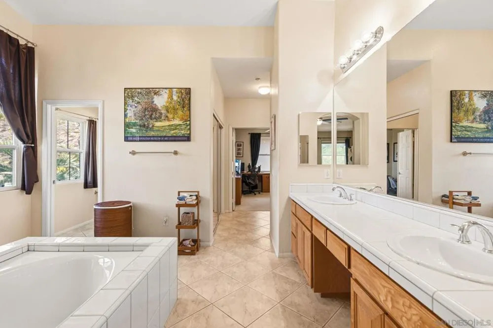 2267 Orchard View Lane Escondido, CA 92027