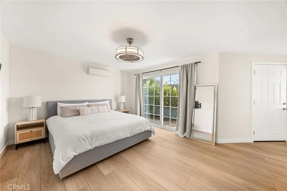 1686 Longwood Avenue Claremont, CA 91711