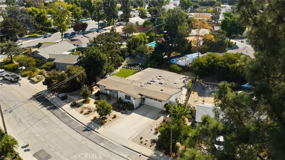 1686 Longwood Avenue Claremont, CA 91711