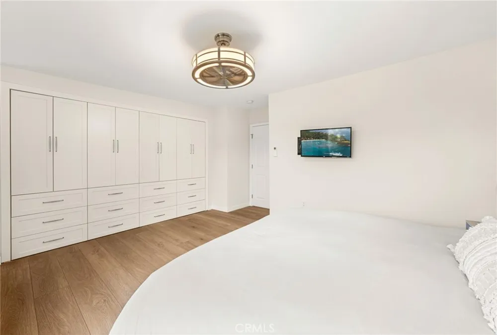 1686 Longwood Avenue Claremont, CA 91711