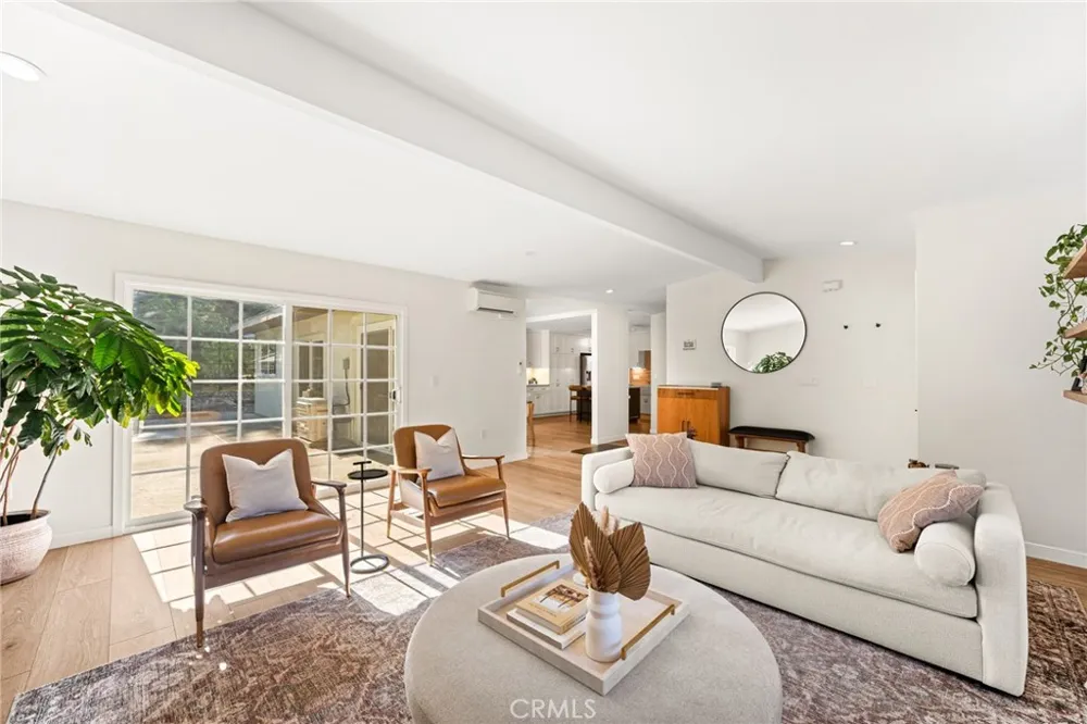 1686 Longwood Avenue Claremont, CA 91711