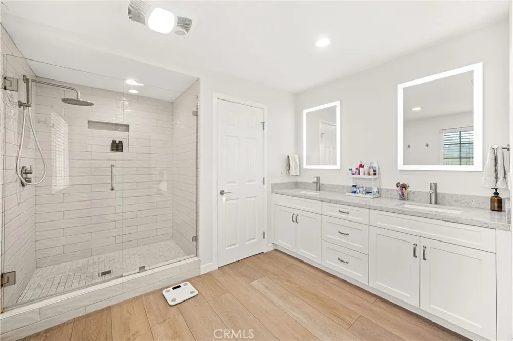 1686 Longwood Avenue Claremont, CA 91711
