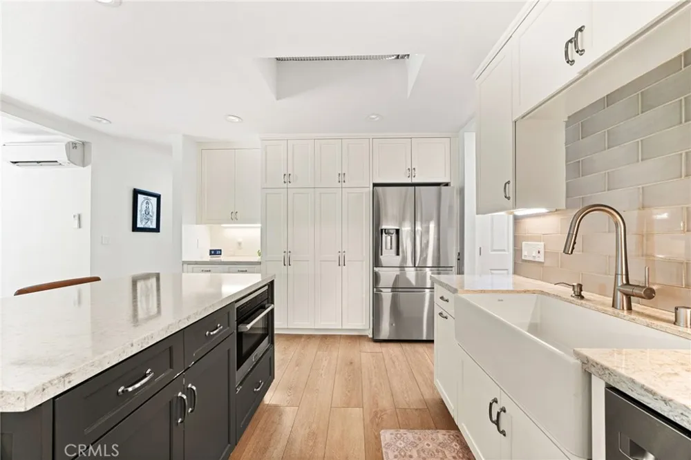 1686 Longwood Avenue Claremont, CA 91711