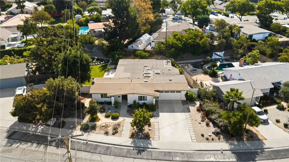 1686 Longwood Avenue Claremont, CA 91711