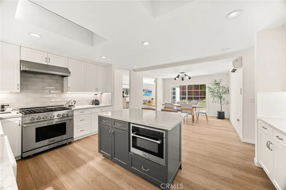 1686 Longwood Avenue Claremont, CA 91711