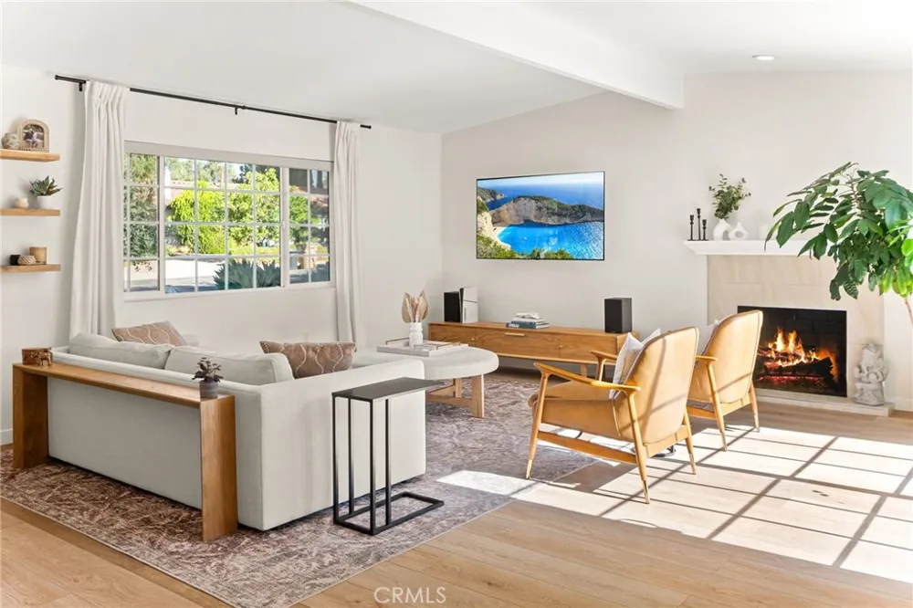 1686 Longwood Avenue Claremont, CA 91711
