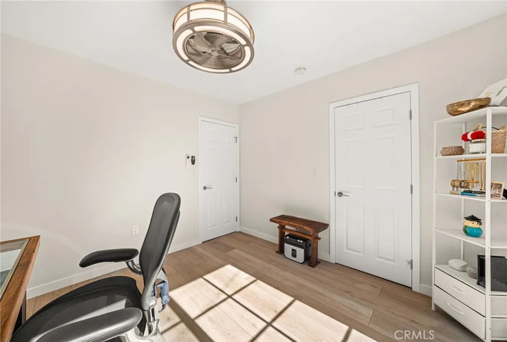 1686 Longwood Avenue Claremont, CA 91711