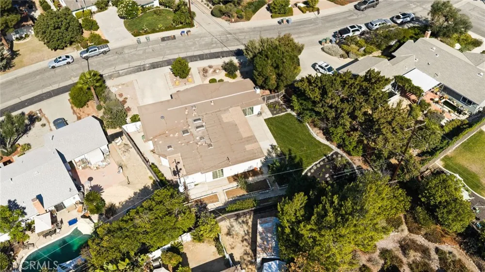 1686 Longwood Avenue Claremont, CA 91711