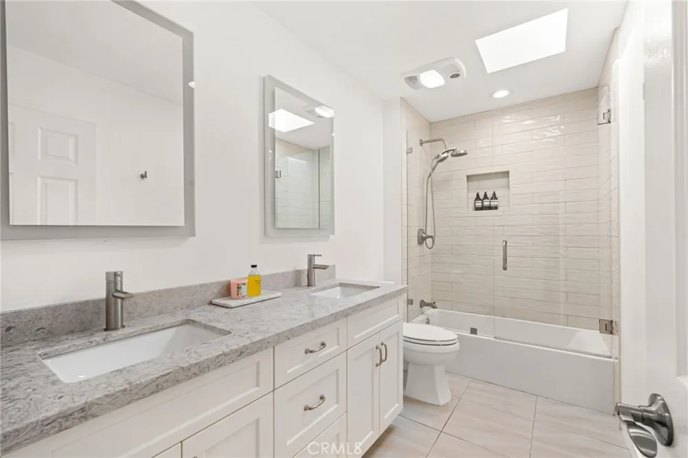 1686 Longwood Avenue Claremont, CA 91711