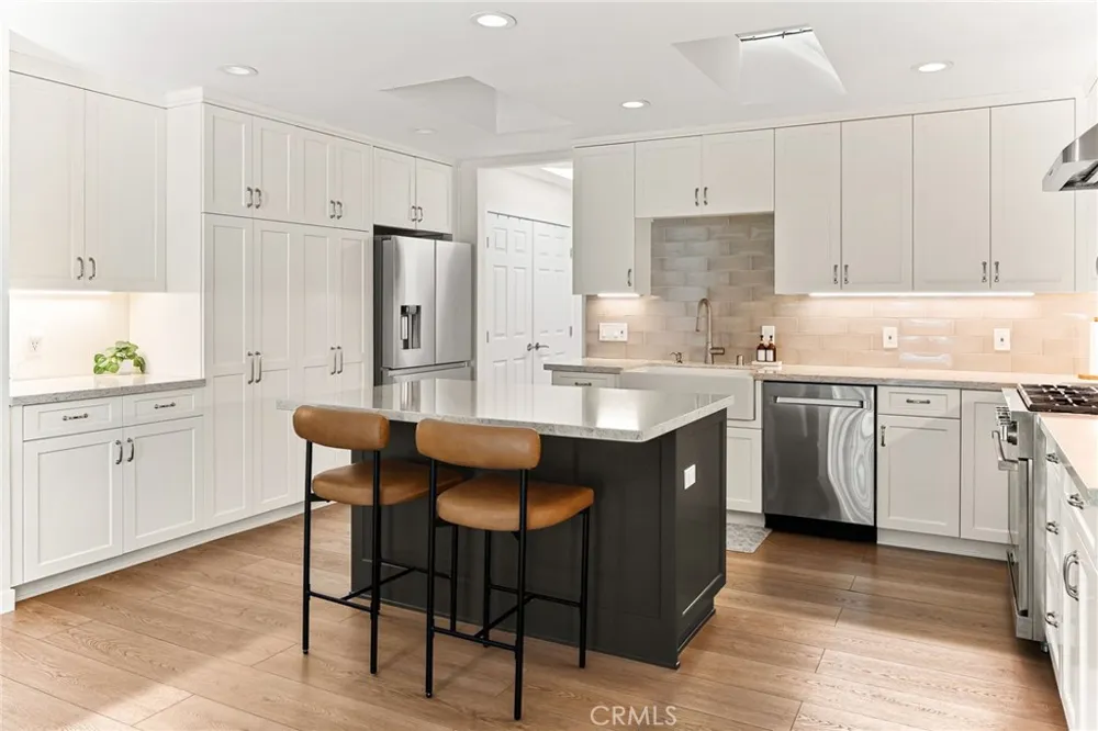 1686 Longwood Avenue Claremont, CA 91711