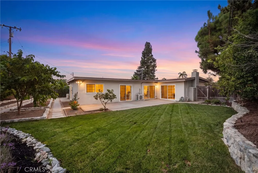 1686 Longwood Avenue Claremont, CA 91711