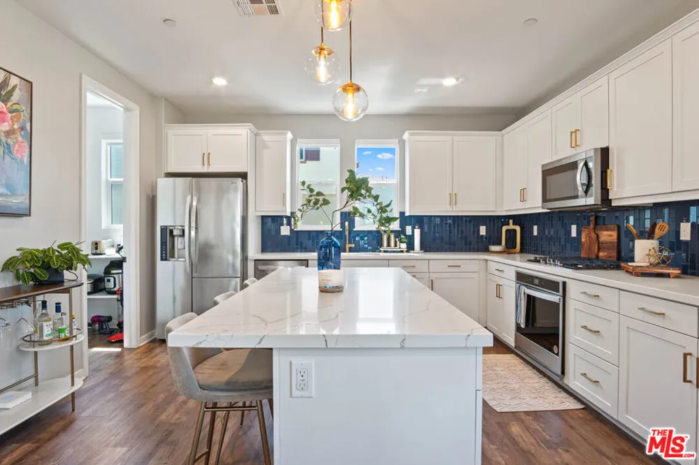 716 Sienna Way Inglewood, CA 90301
