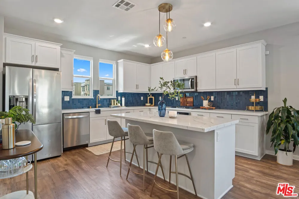 716 Sienna Way Inglewood, CA 90301