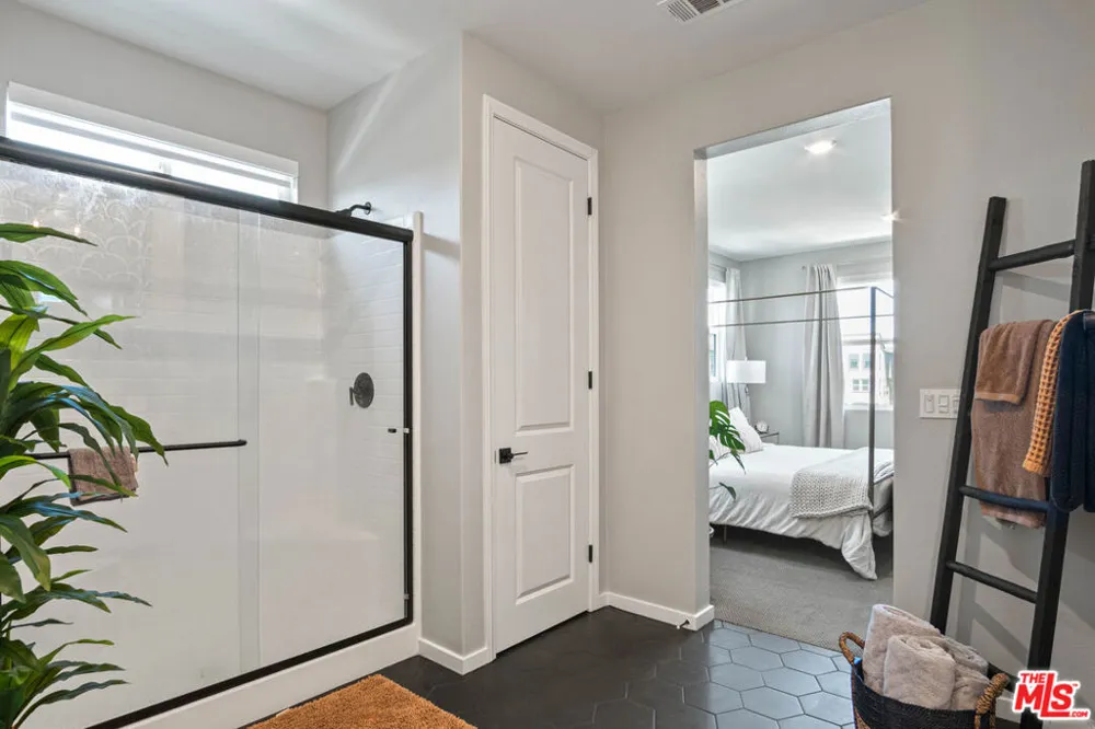 716 Sienna Way Inglewood, CA 90301