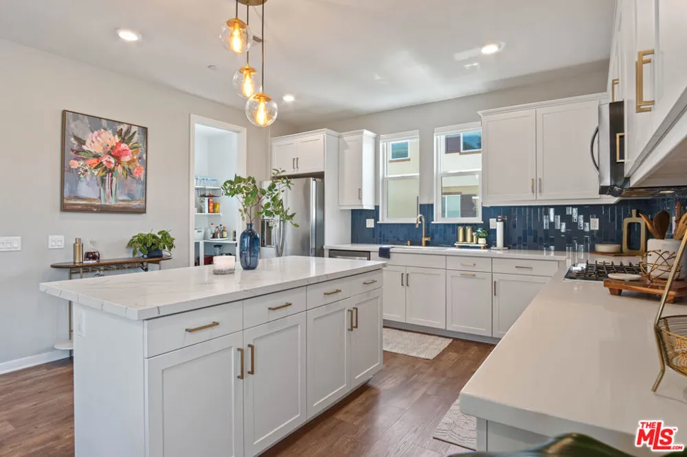 716 Sienna Way Inglewood, CA 90301
