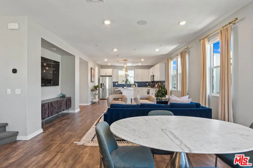 716 Sienna Way Inglewood, CA 90301