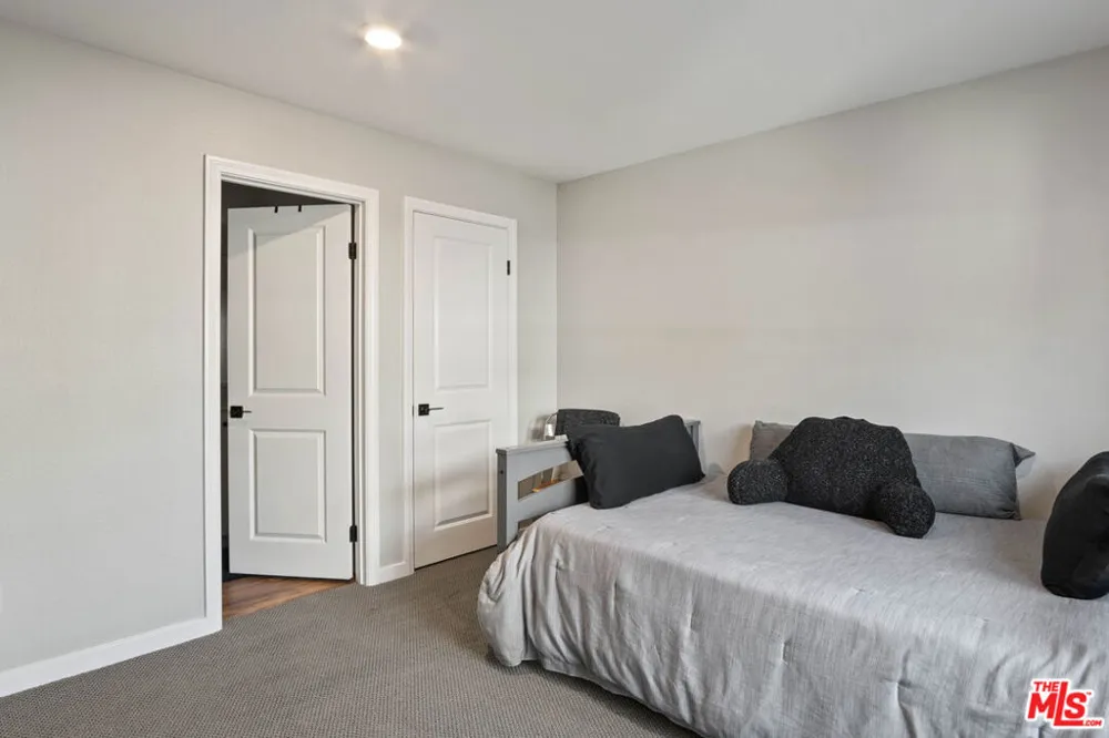 716 Sienna Way Inglewood, CA 90301