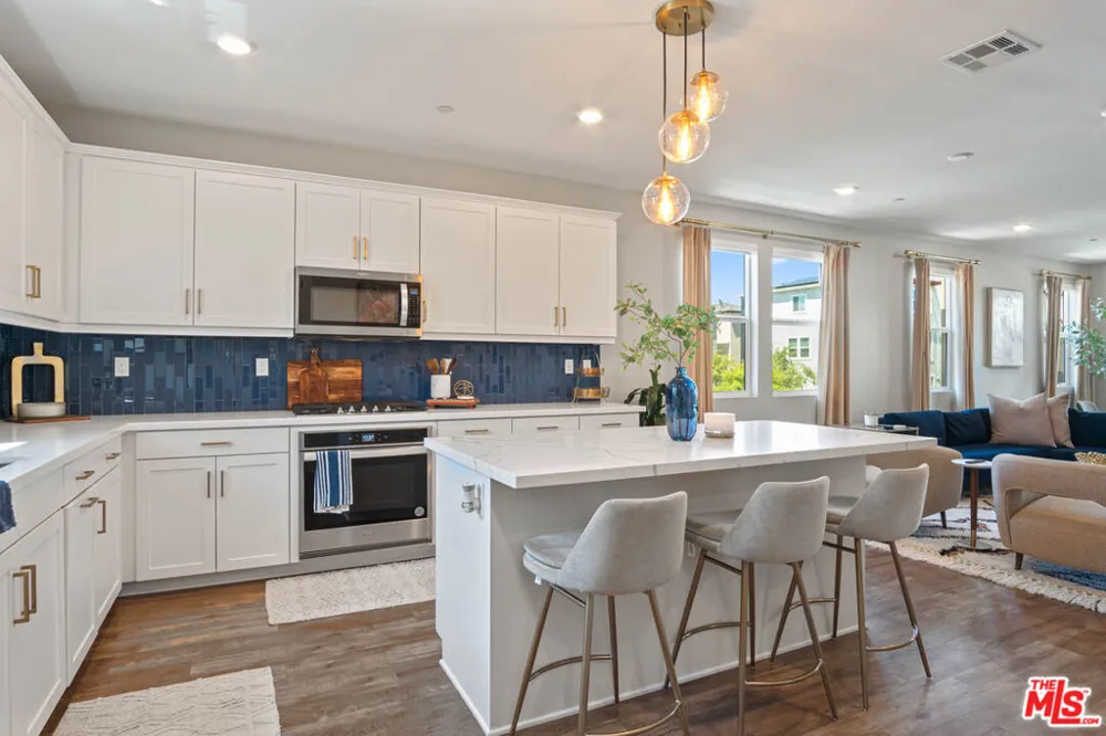 716 Sienna Way Inglewood, CA 90301