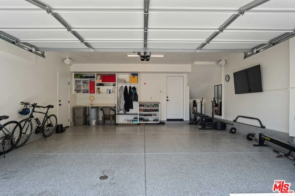 716 Sienna Way Inglewood, CA 90301
