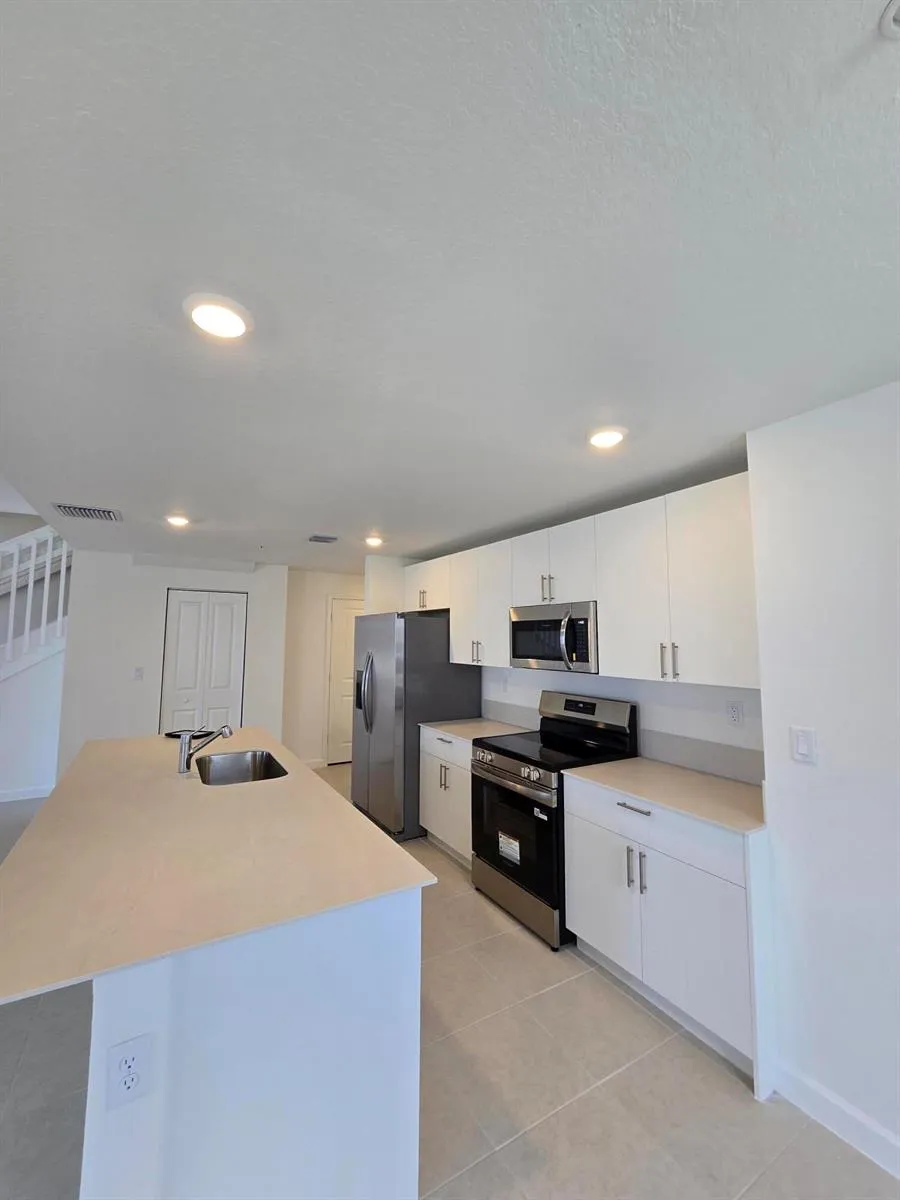 15671 SW 280th Street #UNIT 9 Homestead, FL 33032