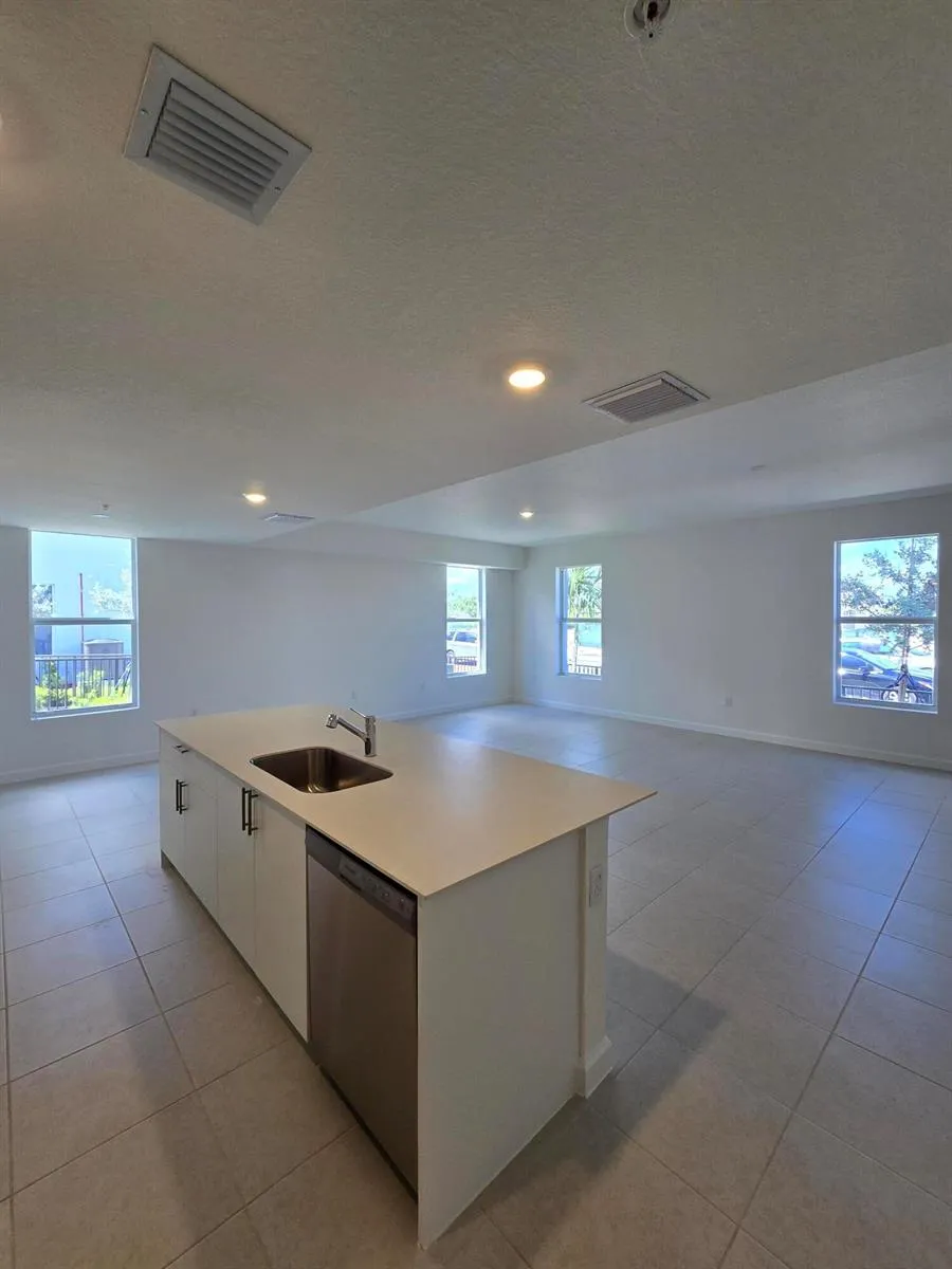 15671 SW 280th Street #UNIT 9 Homestead, FL 33032
