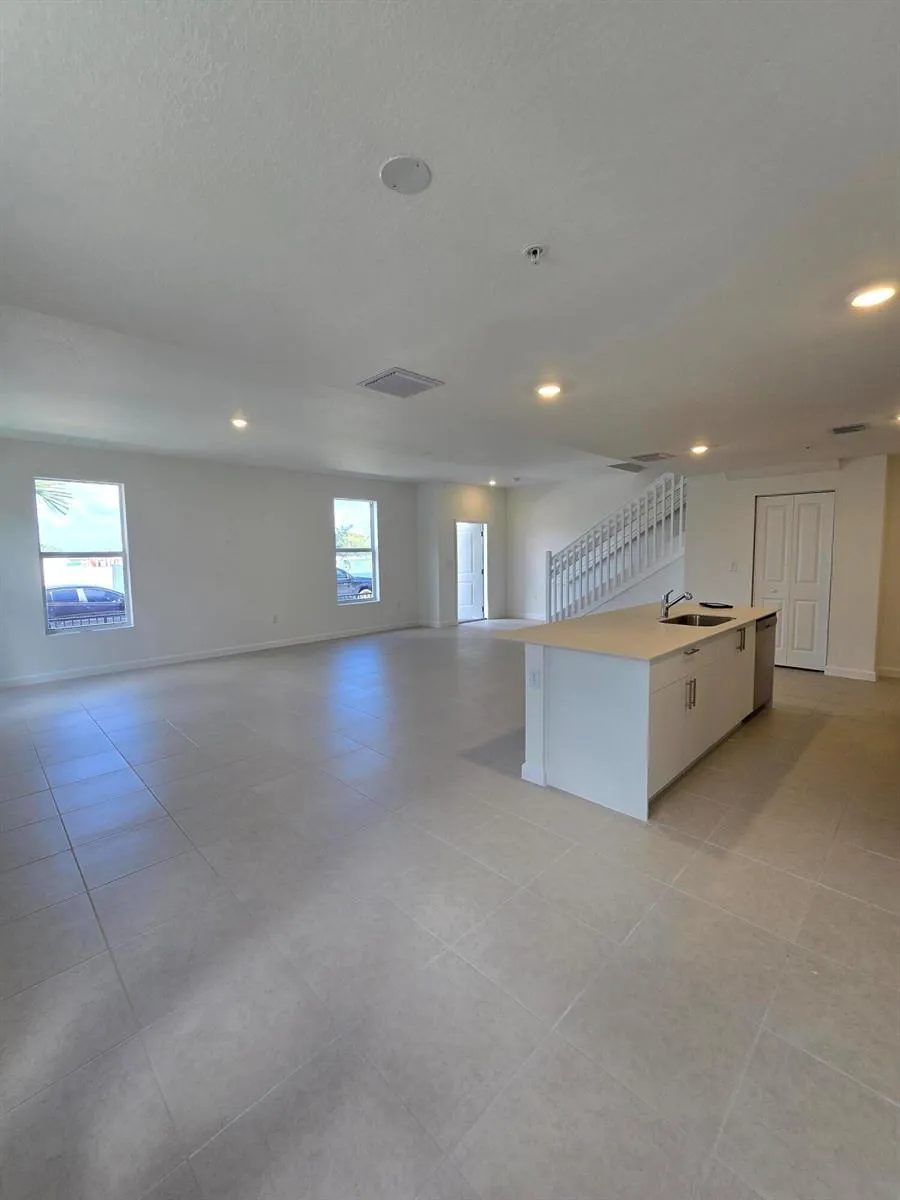 15671 SW 280th Street #UNIT 9 Homestead, FL 33032