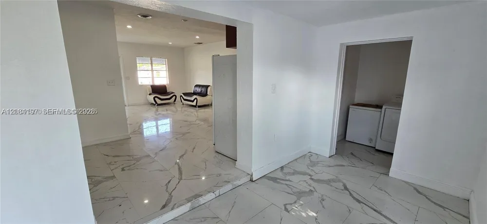 12140 SW 218th St Miami, FL 33170