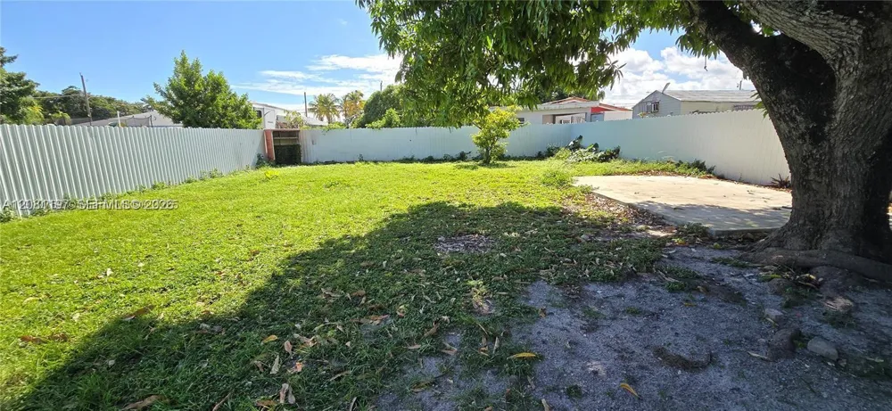 12140 SW 218th St Miami, FL 33170